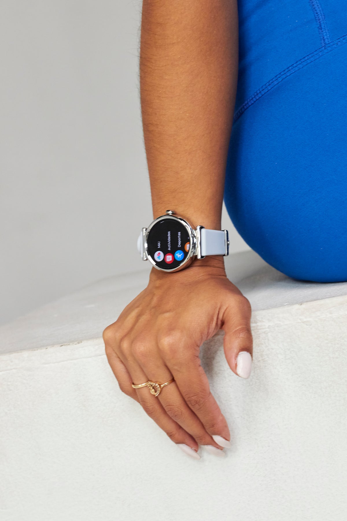 Zyntec Fit Grace — Smartwatch compacto